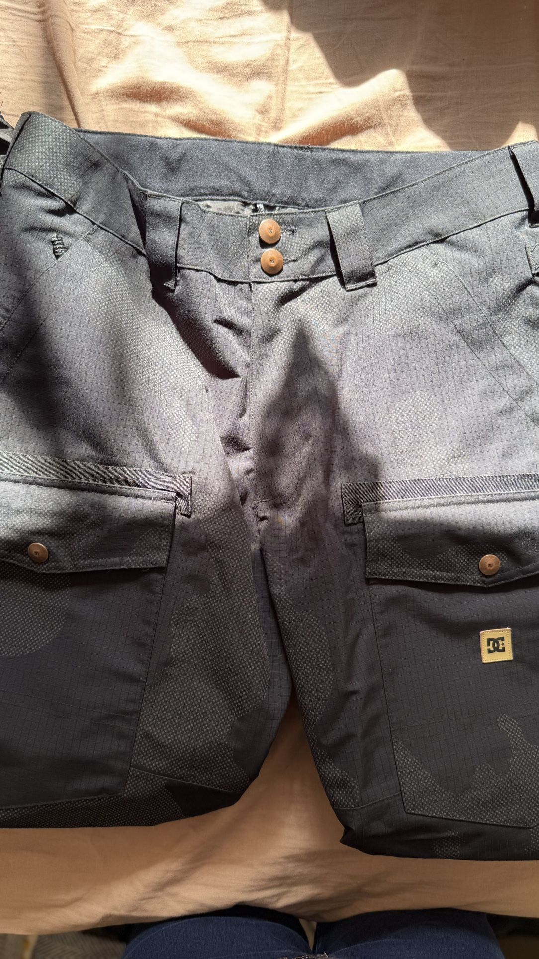 DC Code SE Snow Pants Snowboard Pants Mens Medium Black 15K Waterproof Camo Cargo Winter Outdoor