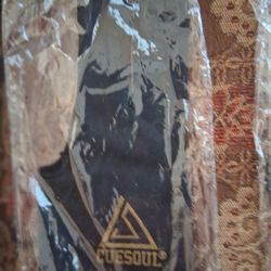  5  Separate CUESOUL POOL /BILLIARD GLOVES