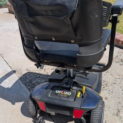 Go Go Elite Traveler Scooter (Needs Battery)