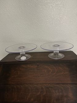 Set of 2 clear plastic cake stands