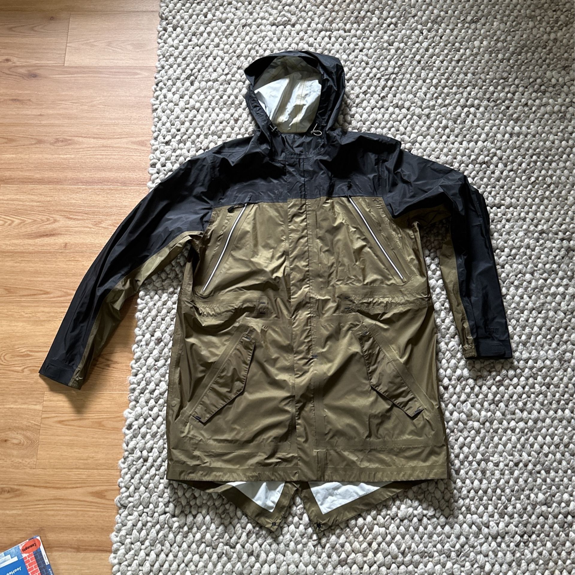 Nike Sportswear NSW Fishtail Parka Size XL Black / Green