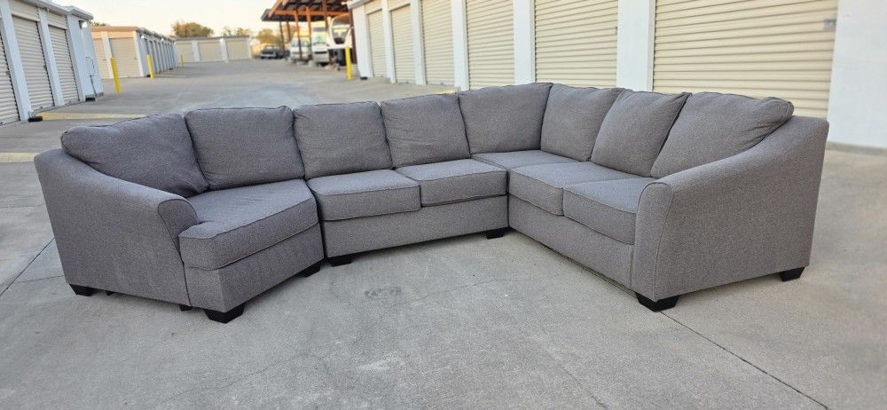 🔥Grey Ashley Furniture Sectional (FREE DELIVERY)🔥