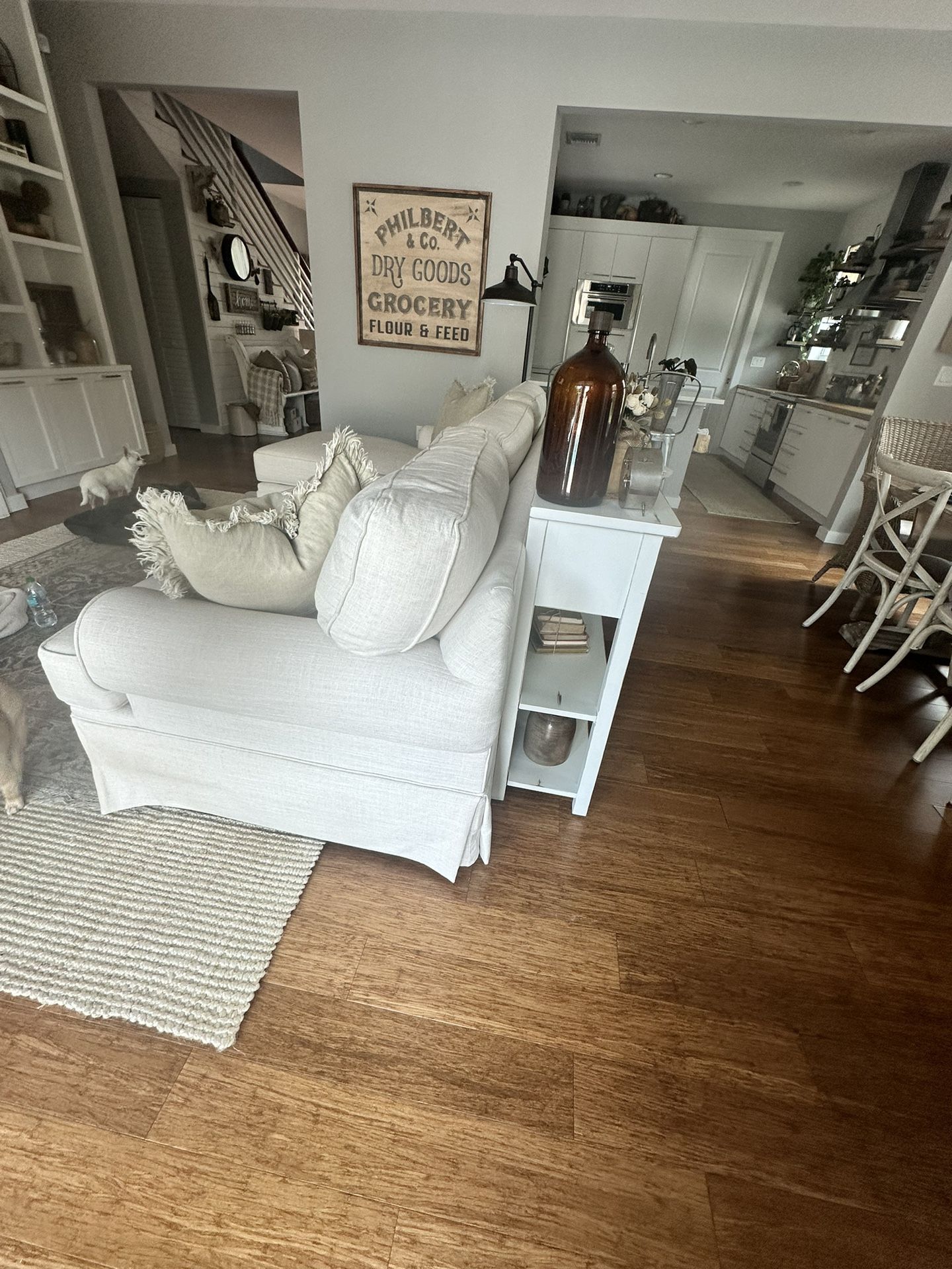 Sectional Sofa w/ L-shaped Chaise