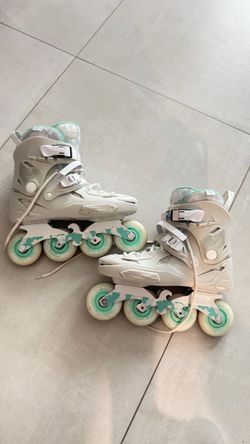 Size 8/9 Female or 41-42 EUR Flying Eagle Inline Skates