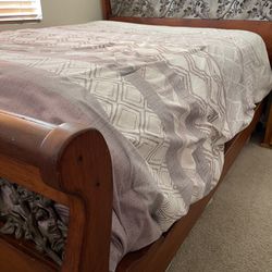 Queen Size Wood Bed frame 