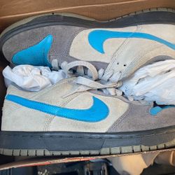 Men’s Nikes Size 9