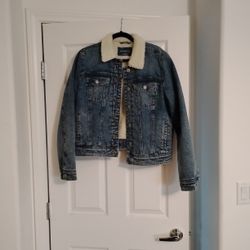 Jean Jacket 🧥 NEW (Kids Size Large)