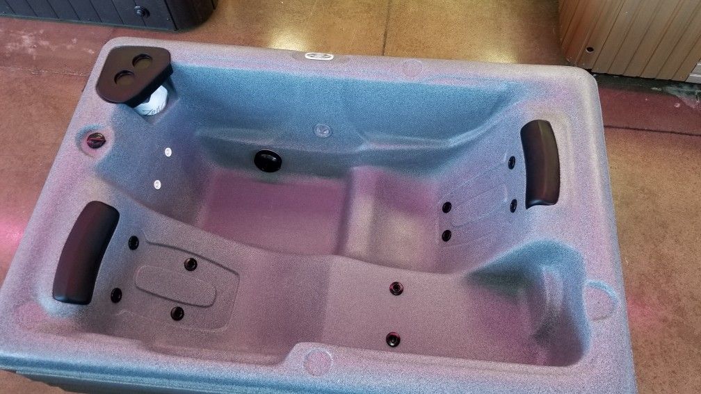 SPA HOT TUB NEW 110V IN STOCK