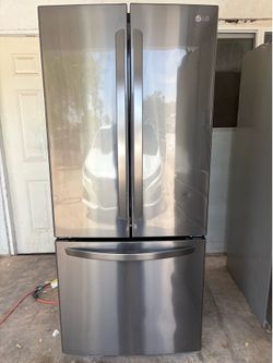 LG 30 inch Fridge works perfect in good condition for delivery to the garage
