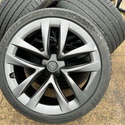 (ONLY 1) 21” OEM TESLA MODEL S PLAID RIM FRONT OR REAR USED RIM AND TIRE
