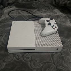 Xbox One S (1Tb)