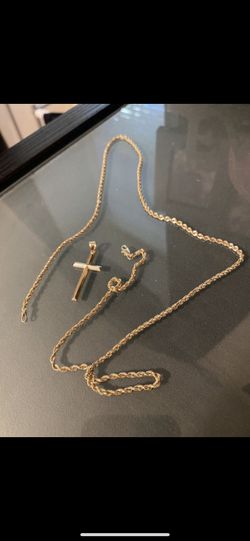 14k gold chain and pendant