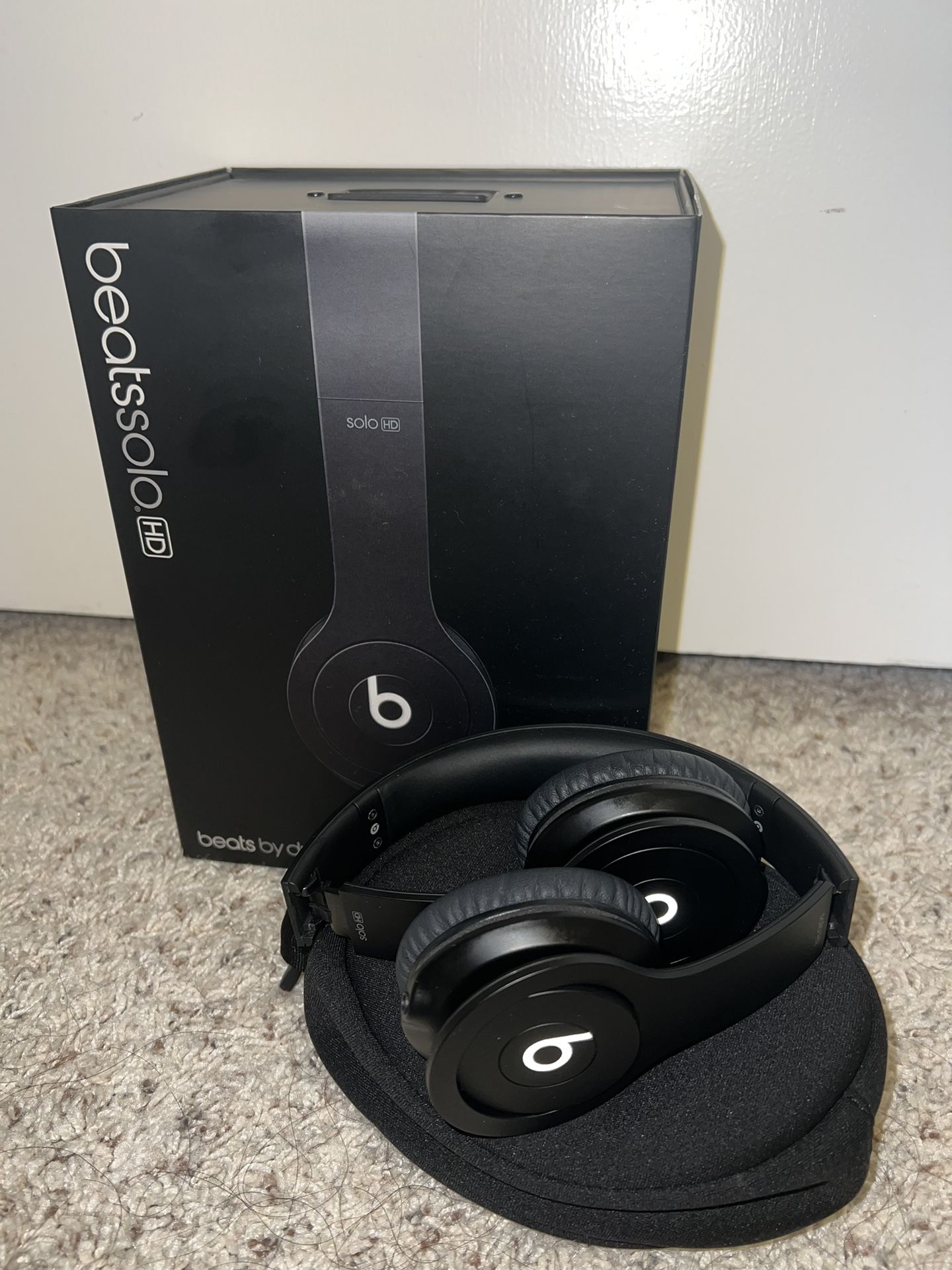 Beats by Dre Solo HD - Wired Headphones