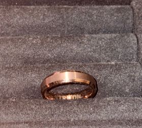 Rose gold men’s ring