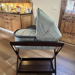 Uppababy Bassinet V2 With Stand