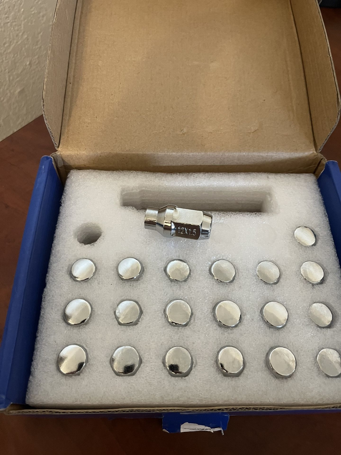 Lug/Nuts