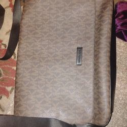 Michael Kors Everett  Men’s Black Brown Leather Flap Messenger Bag