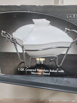 Godinger 1Qt Covered Porcelain Baker with Warmer.
