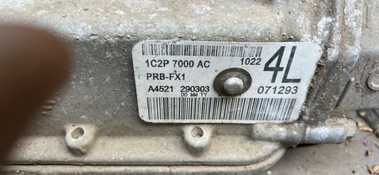 Heavy automotive 2003 Ford E350 transmission.