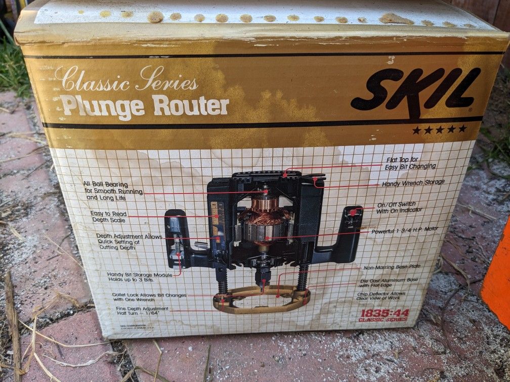 SKIL Classic Series 1 3/4 HP Plunge Router Model 183544 for Sale in