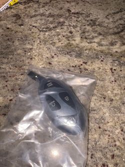 Hyundai key fob and key