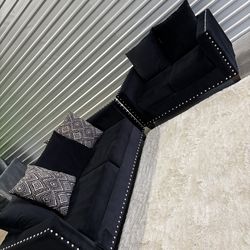 Black 2pc sofa couch set (DELIVERY AVAILABLE )