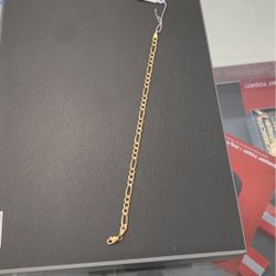 14k Gold Figaro Bracelet 8” 5.9g