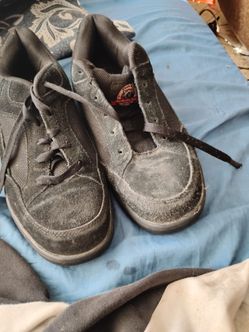 Steel toe shoes