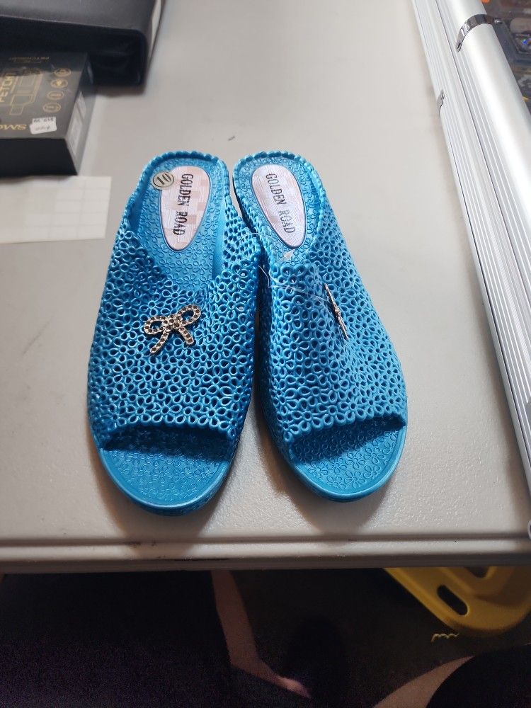 Golden Road Blue Size 10 Slip Ons. New Never Worn