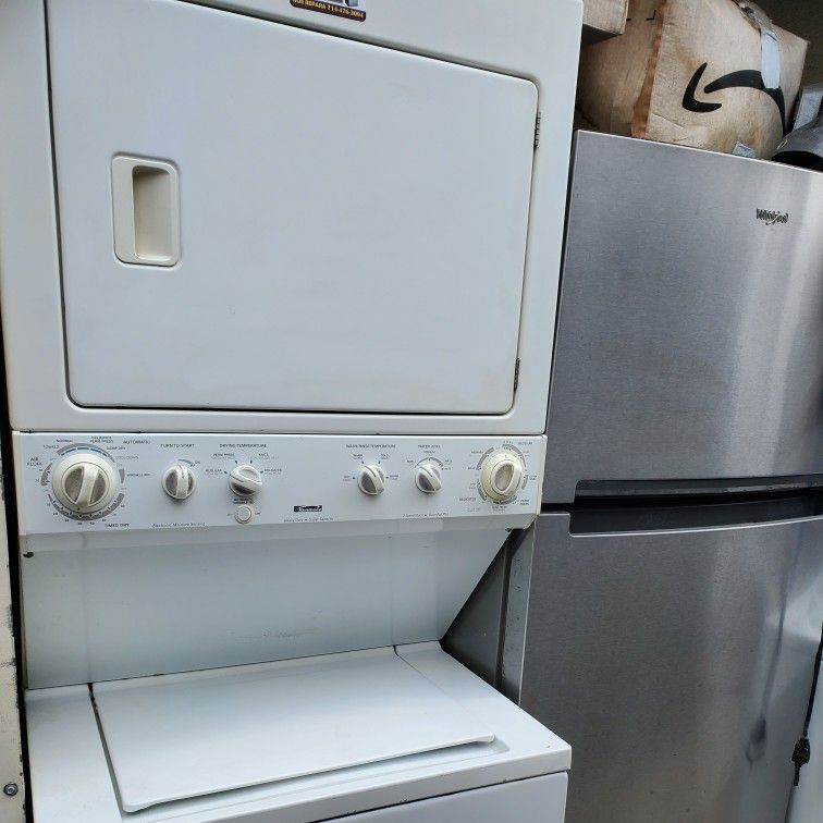 Kenmore 27" Stacked Washer Dryer Gas