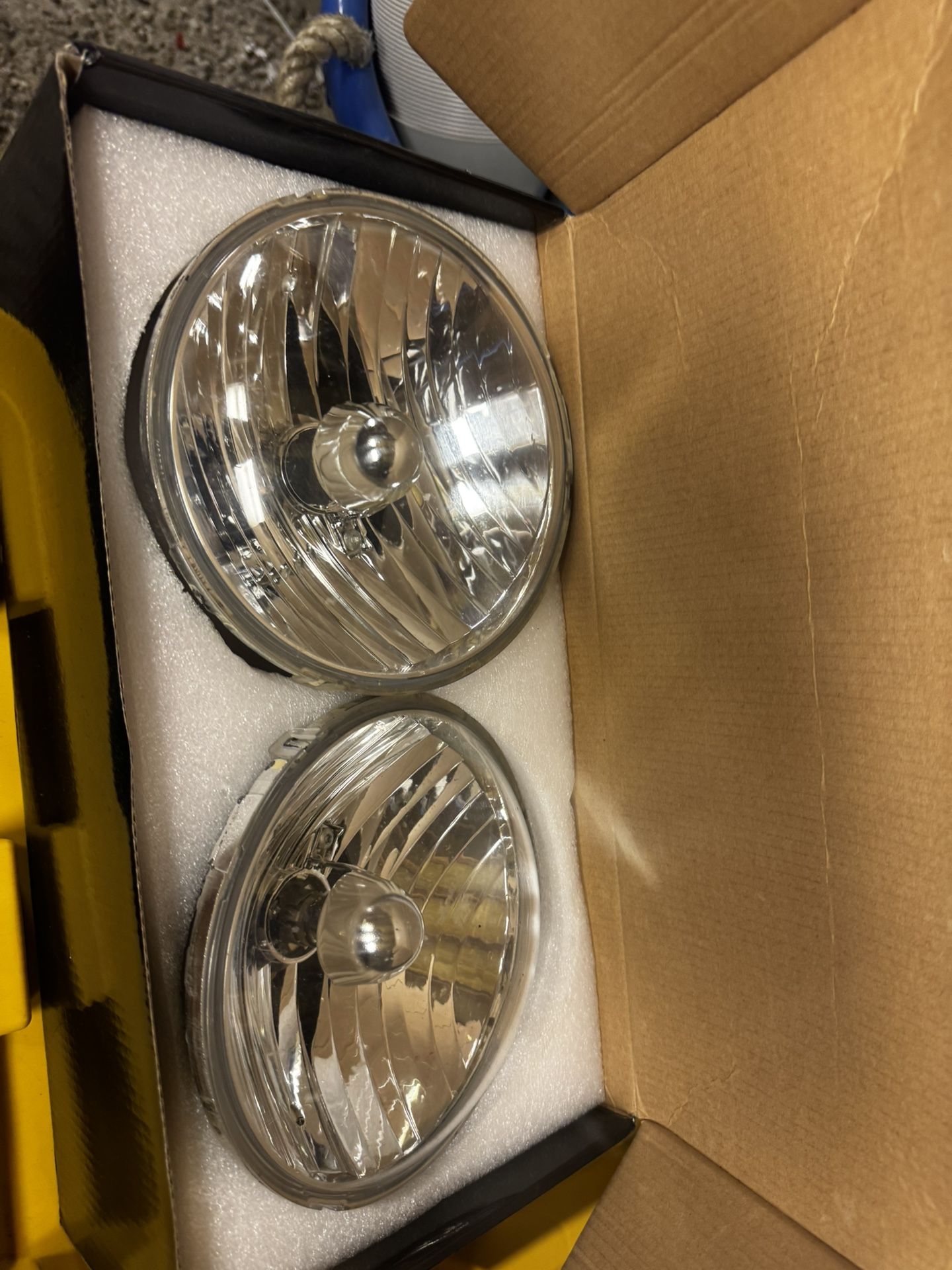 2016 Jeep wrangler Headlights