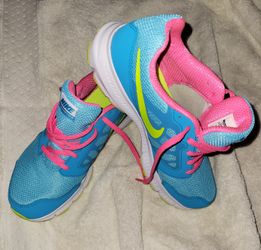 Nike Tennis Shoe 