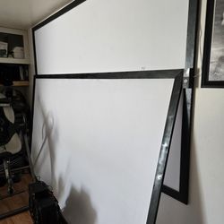 Projector screen free