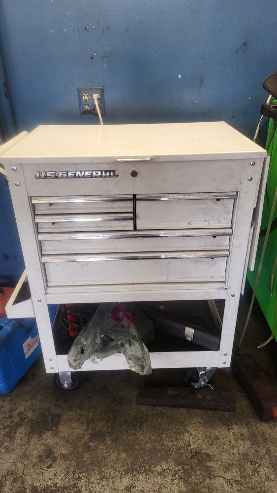 HF US General 5 drawer tool box with tray for Sale in South Gate, CA