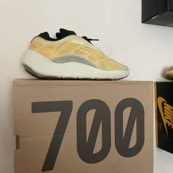 Yeezy 700 