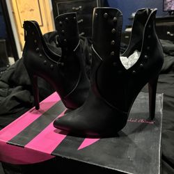 BNIB MICHAEL ANTONIO HEEL BOOTIES