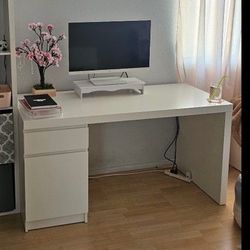 White Desk