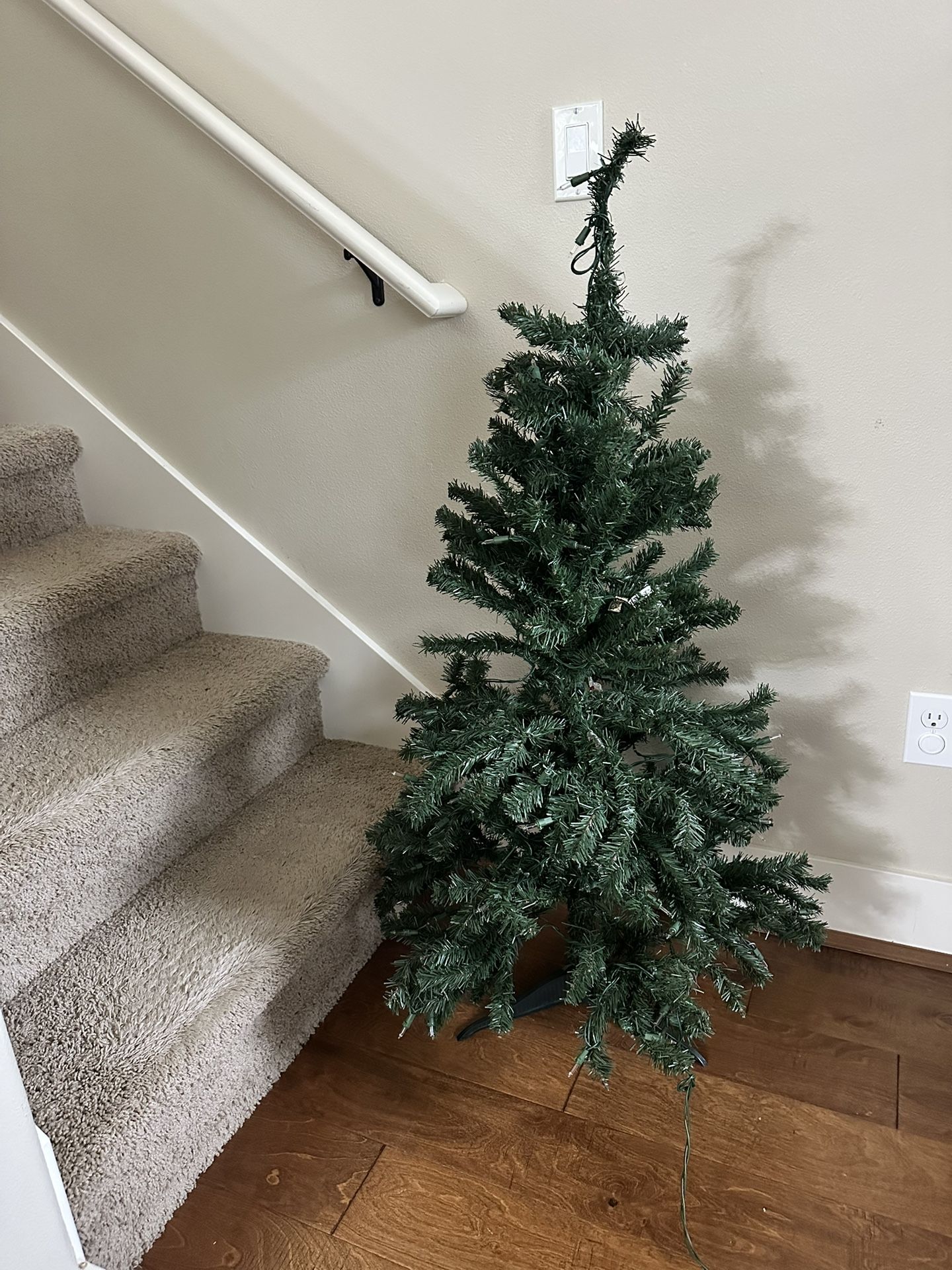 4 Ft Pre Lit Christmas Tree