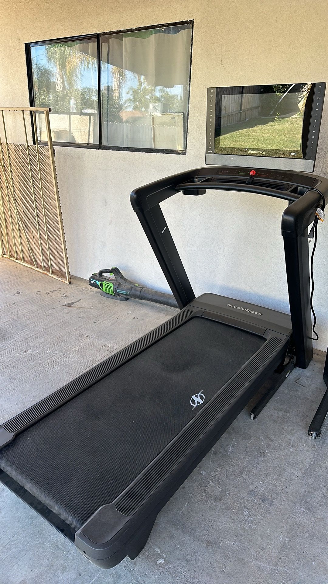 Commercial Nordictrack 2450 Treadmill