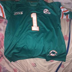 Custom Made Size Extra Large Tagovailoa Jersey.  Fully Stitched In Excellent Condition.