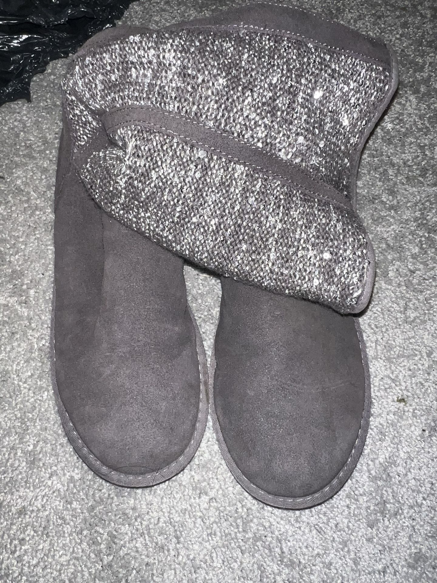 UGGS