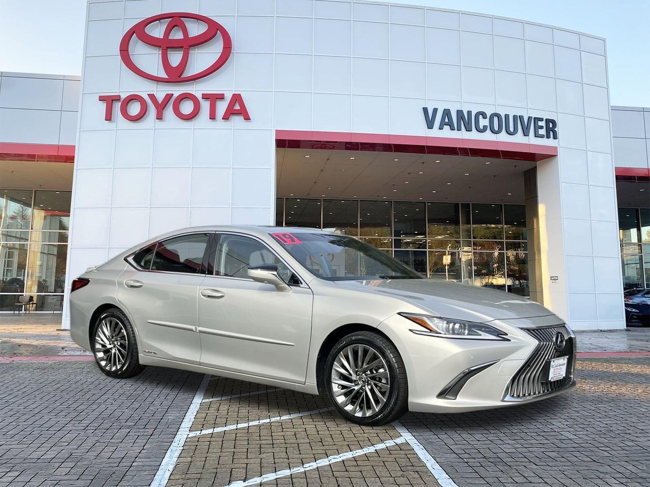 2019 Lexus ES 300h