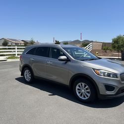 2016 Kia Sorrento V6 7 passenger 3thd Row