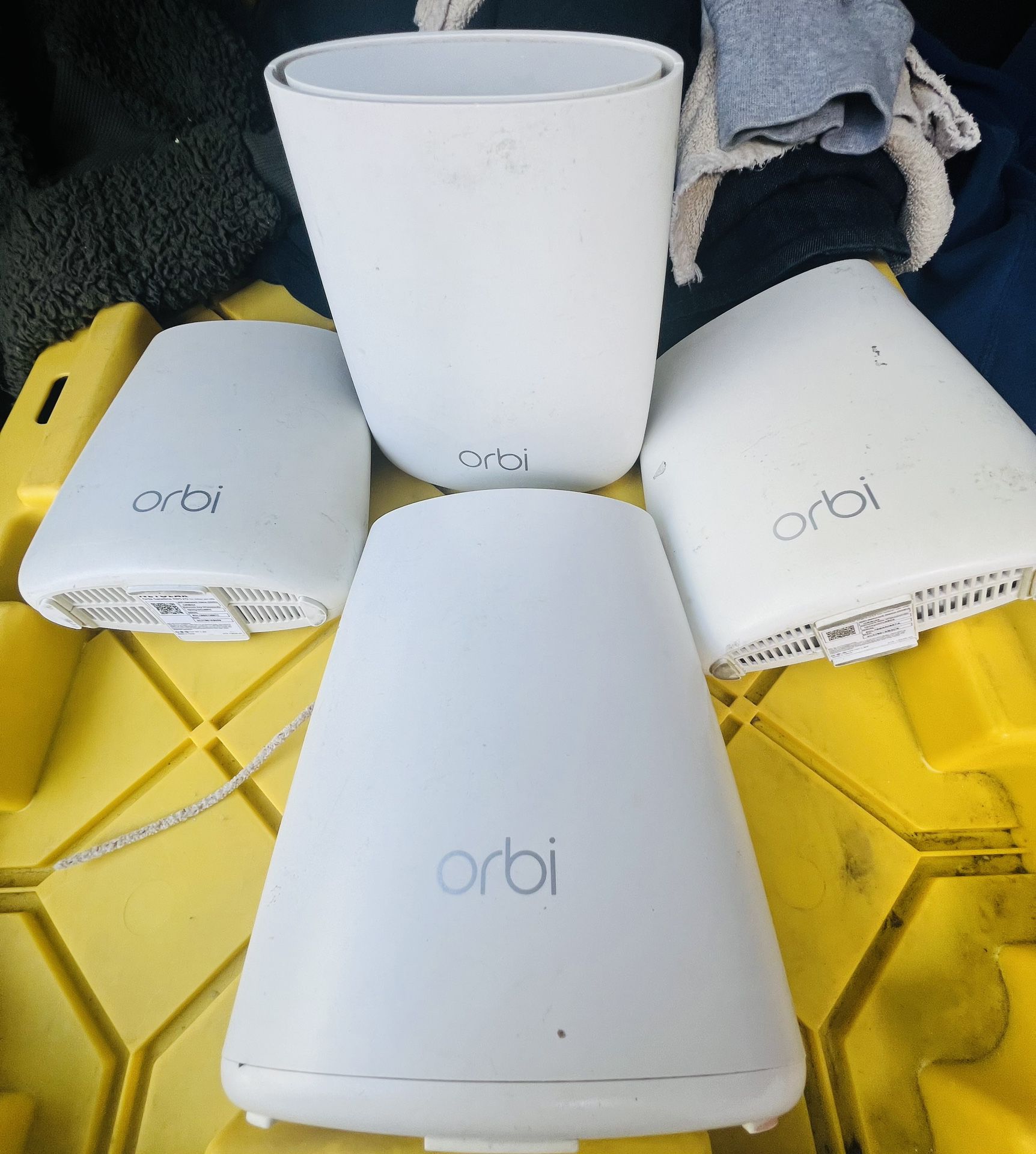 Netgear Orbi Router RBR40 Router System With 3 x RBS20 Satellites (4 total)!!