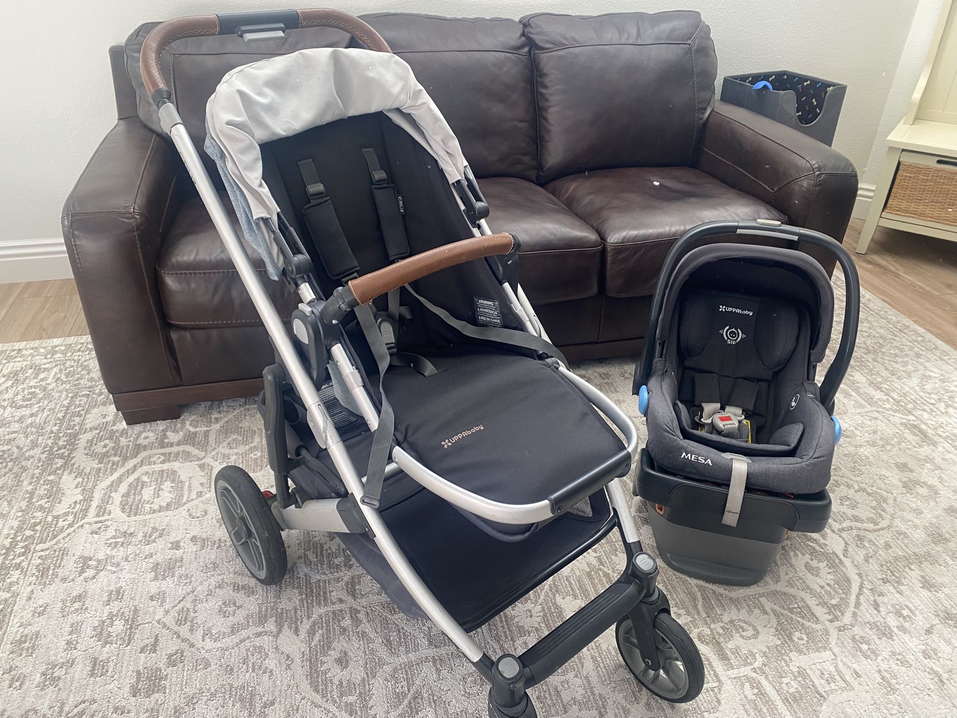 UPPAbaby Cruz V2 + Mesa V2 Travel System - Gregory (plus accessories)