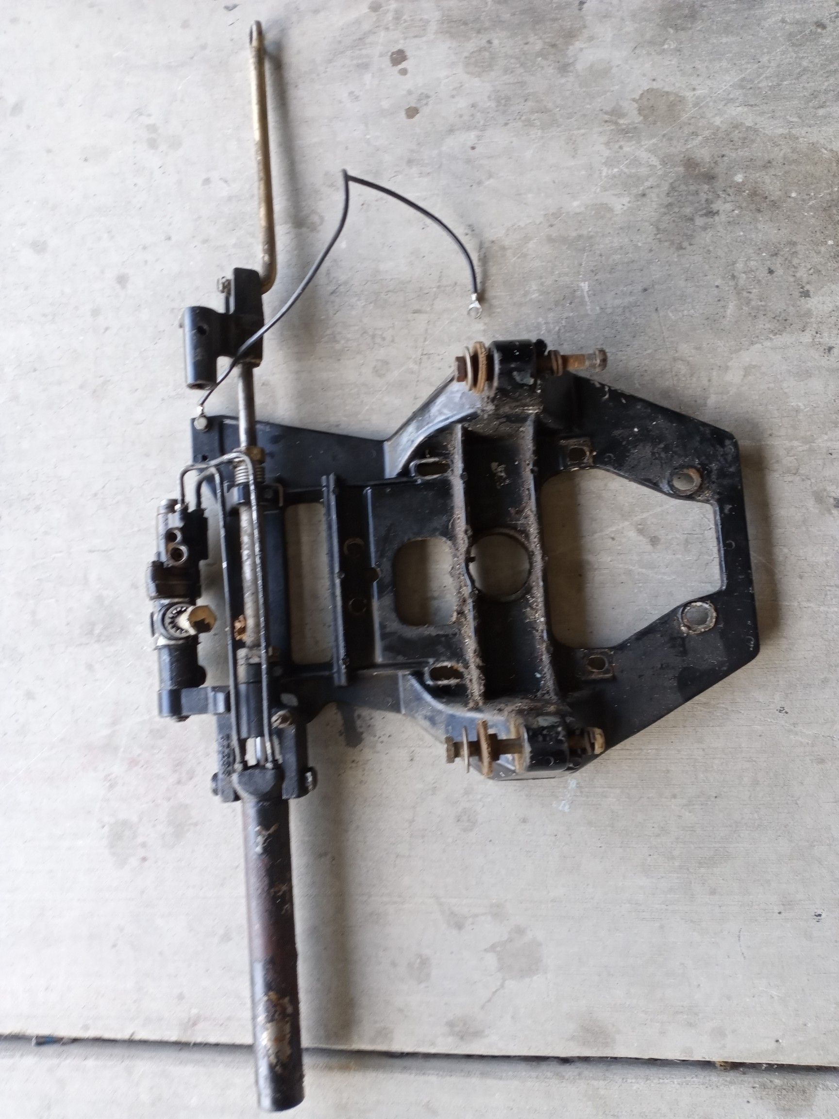 1980s Gimbal inner housing transom plate