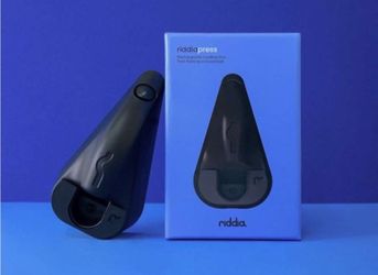 Riddia Press Pocket Sized Cordless Iron / Home / Furniture / Electronics / Economical / Travel / Vacation / Man Cave / Business / Work / Gift / Unique