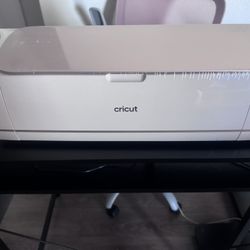 Cricut Maker 4 Starter Bundle