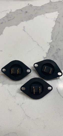 XLR Panel Mount Female Connectors – Lot of 3