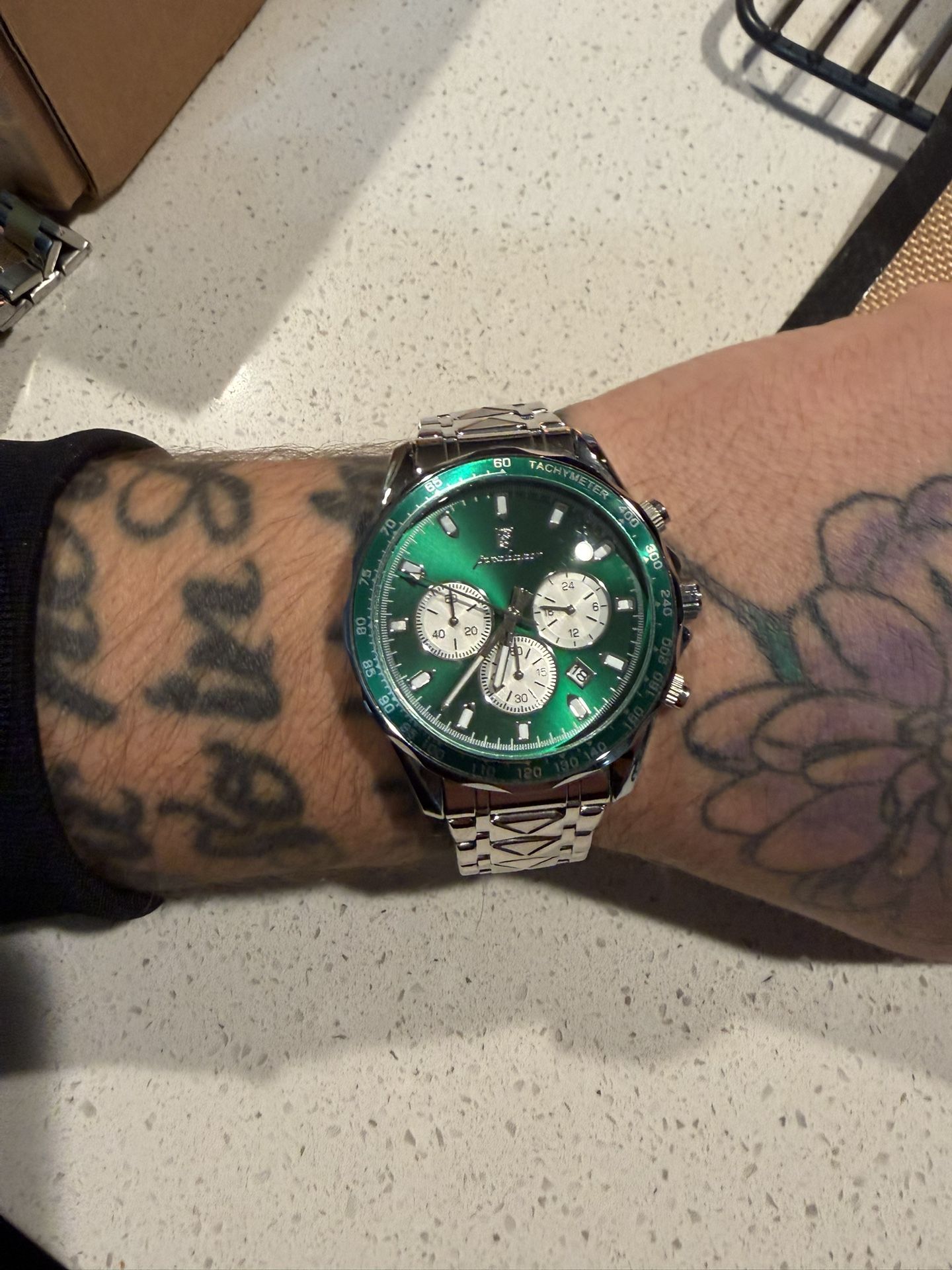 💚 Sleek Green Naviforce Watch – For Sale! 💚